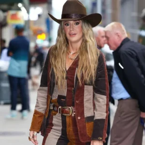 Lainey Wilson wearing a tailored blazer in NYC 2025 with structured shoulders and modern chic design.