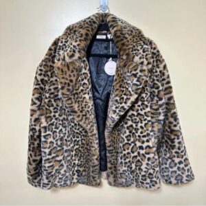 High Potential S02 Kaitlin Olson Leopard Print Fur Coat