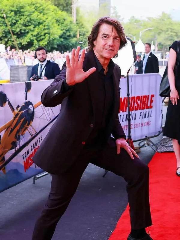 Tom Cruise Mission Impossible Premiere Black Suit