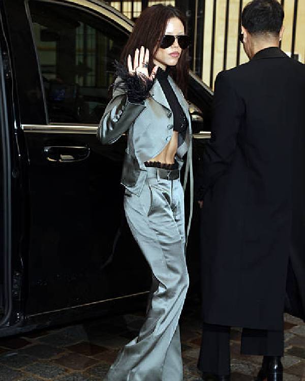 Womenswear Spring Summer 2026 Jenna Ortega Crop Blazer - Image 2