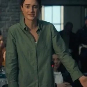 Grace Van Patten Amanda Knox Grey Shirt